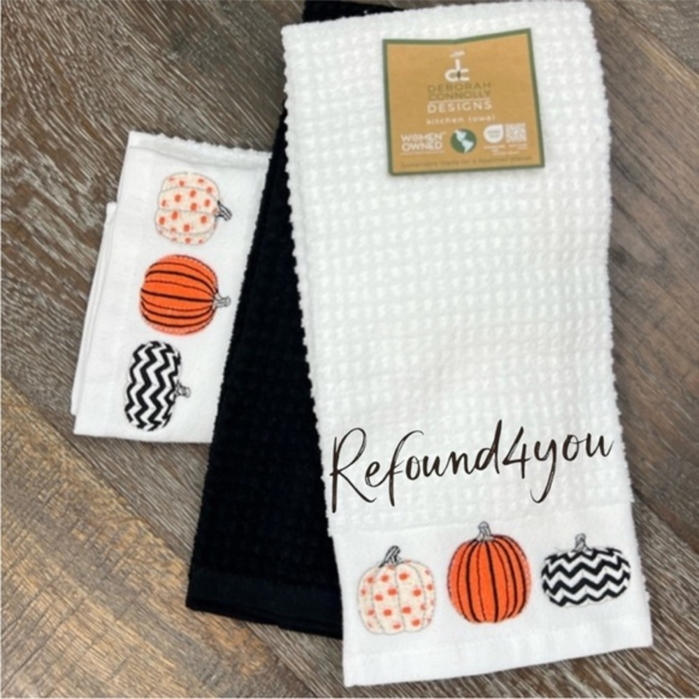 Deborah Connolly - ‘Holiday Pumpkins’ dish towels (3). NWT